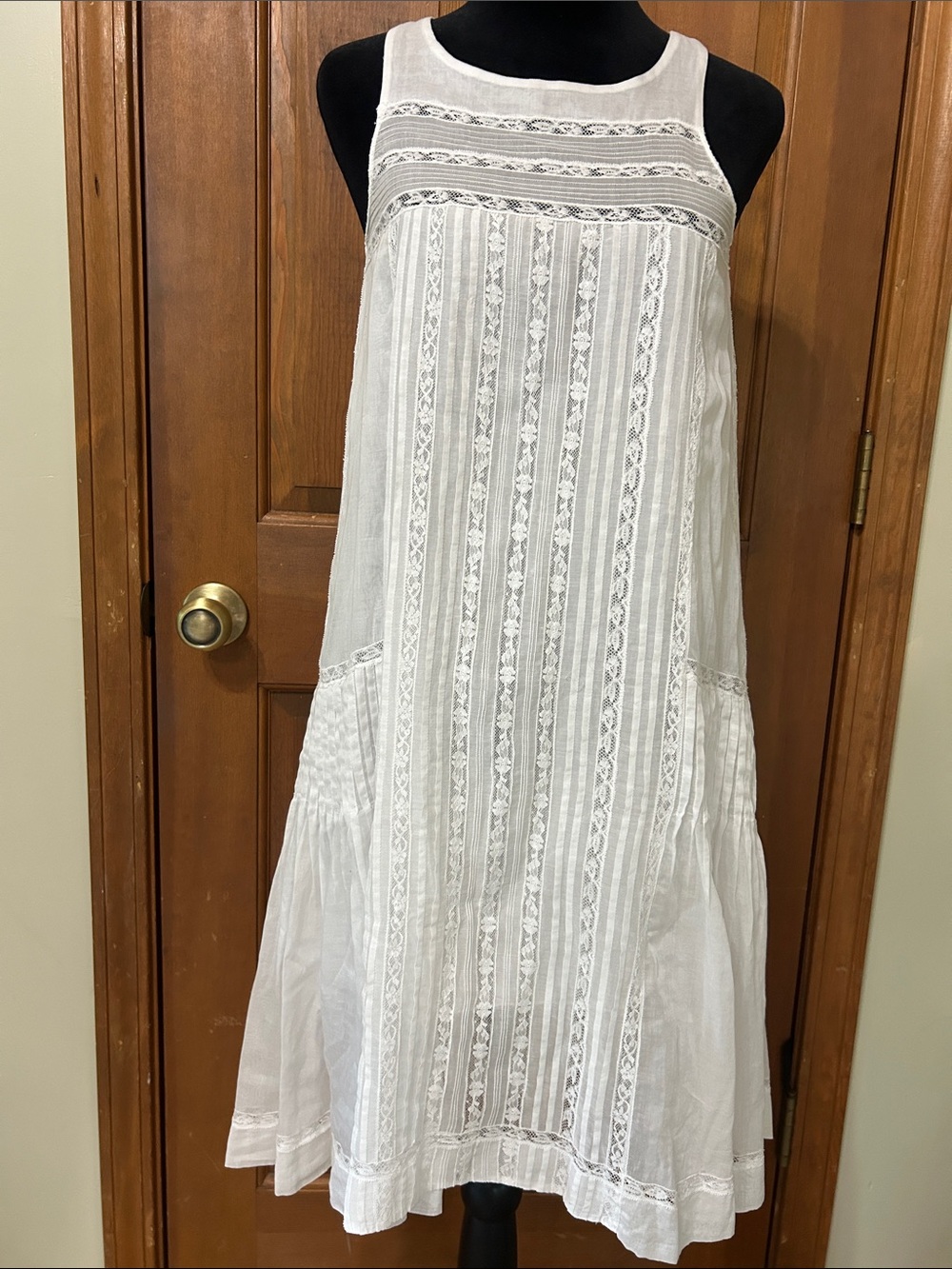 Ermanno Scervino White Cotton Lace Pintuck Sleeveless Dress Size 40 (US 2-4)
